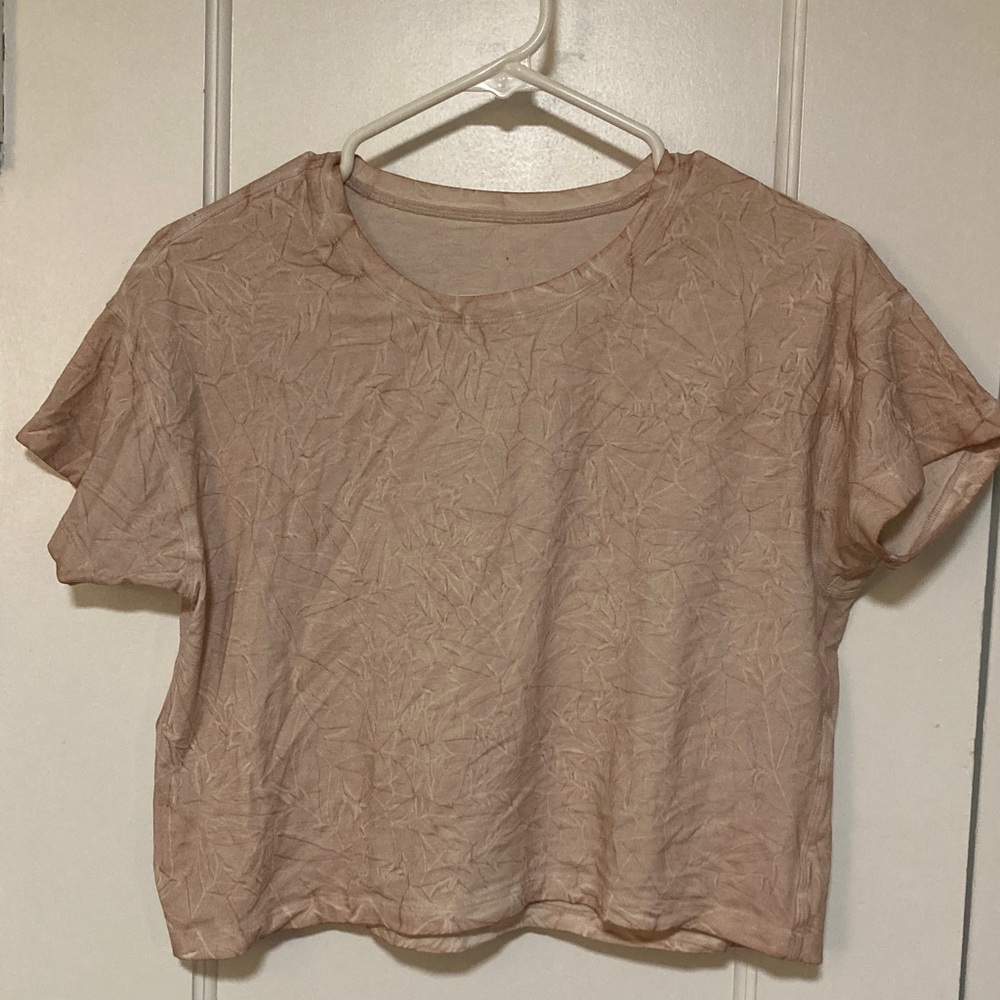 Lululemon cropped T-shirt
